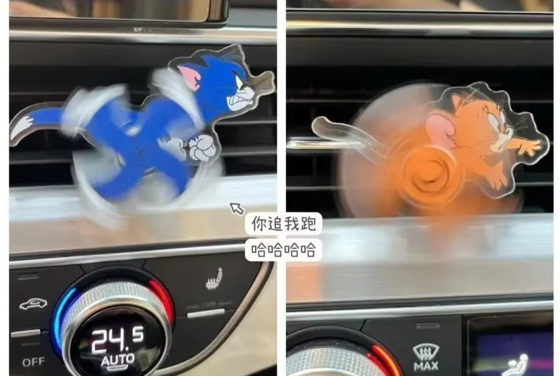 Running Tom & Jerry Car Air Vent Accessory